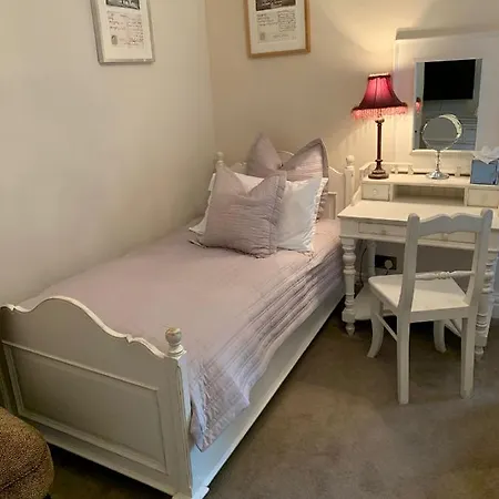 Shelbourne House 4*
