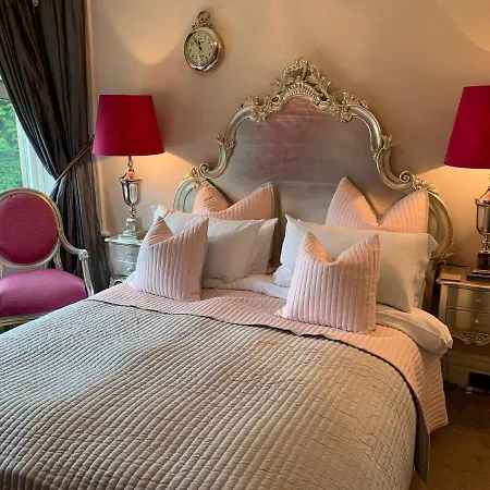 Shelbourne House Bed & Breakfast Harrogate