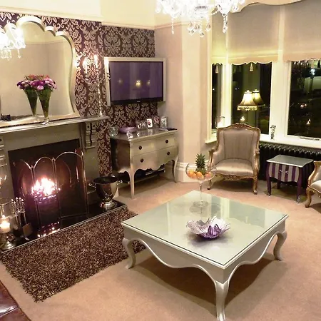 Shelbourne House 4* Harrogate