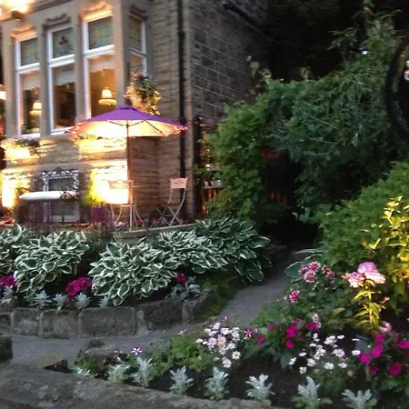 Shelbourne House Bed & Breakfast 4*