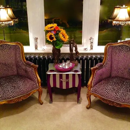 Bed & Breakfast Shelbourne House 4*
