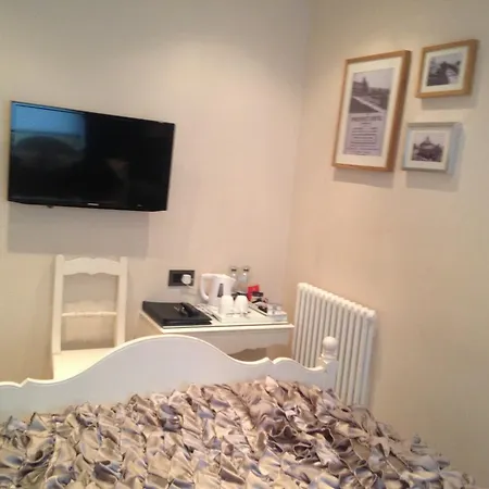 Shelbourne House Bed & Breakfast