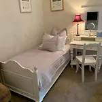 Shelbourne House 4*