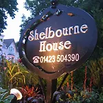 Shelbourne House 4* Харрогейт