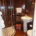 Shelbourne House 4*