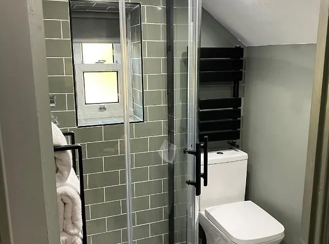 Shelbourne House 4* Harrogate