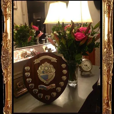 Shelbourne House 4* Harrogate