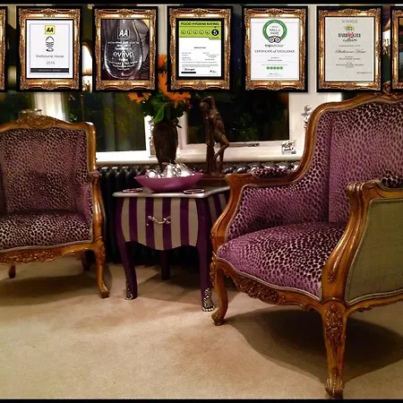 Shelbourne House 4* Harrogate