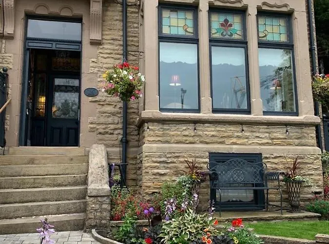 Bed & Breakfast Shelbourne House